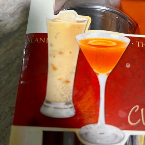 NIB Top that! Classic Cocktails shaker set with book - Picture 15 of 16